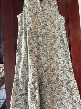 Tahari Olive Green and White Leaf Print Sleeveless Dress